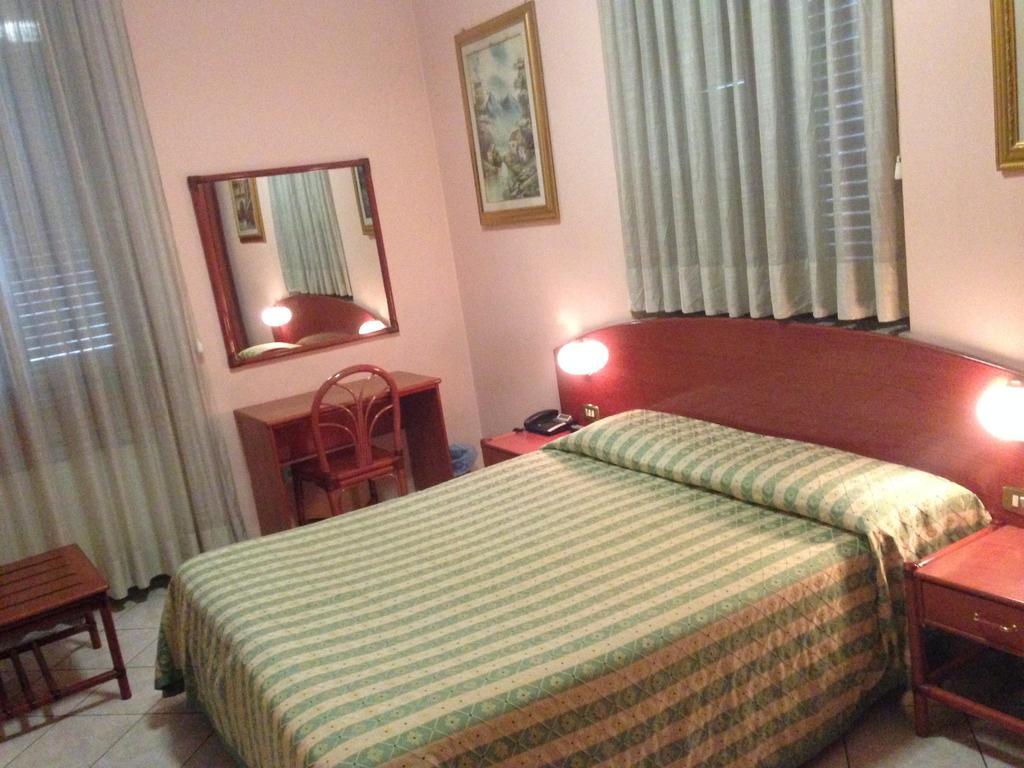 Hotel La Caravella Мілан Номер фото