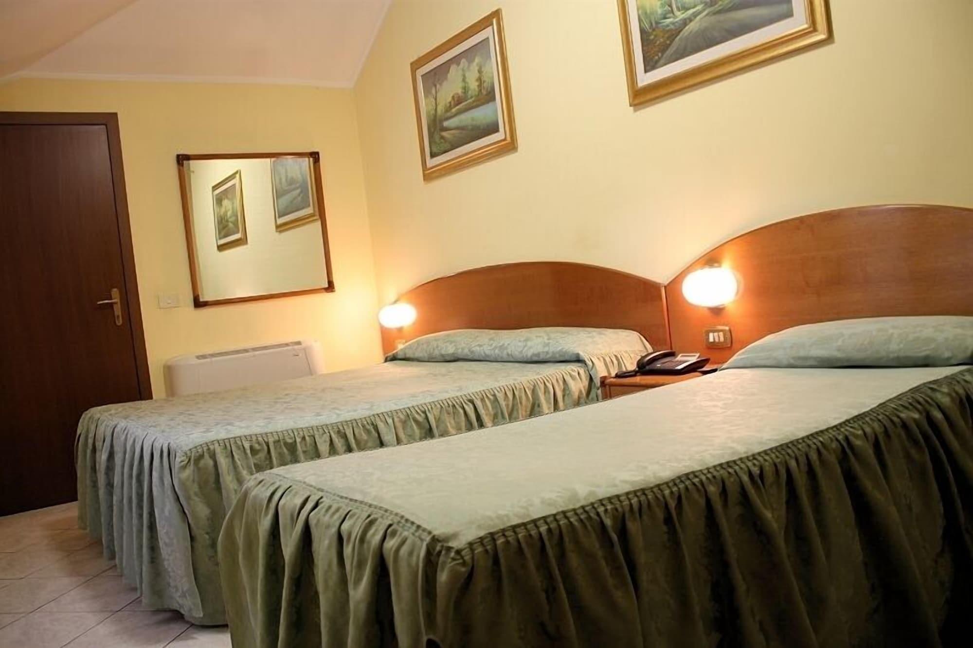 Hotel La Caravella Мілан Екстер'єр фото