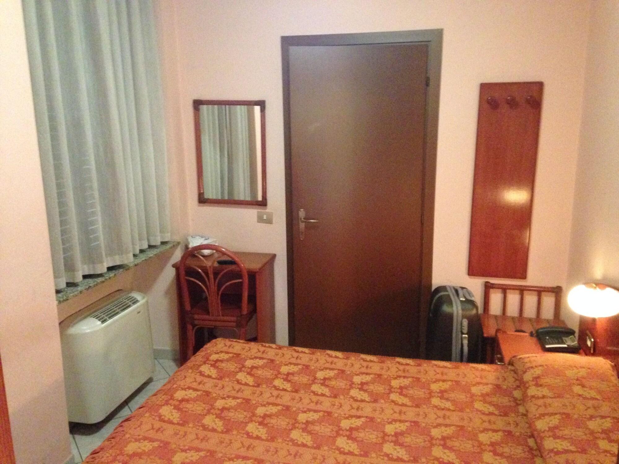 Hotel La Caravella Мілан Екстер'єр фото